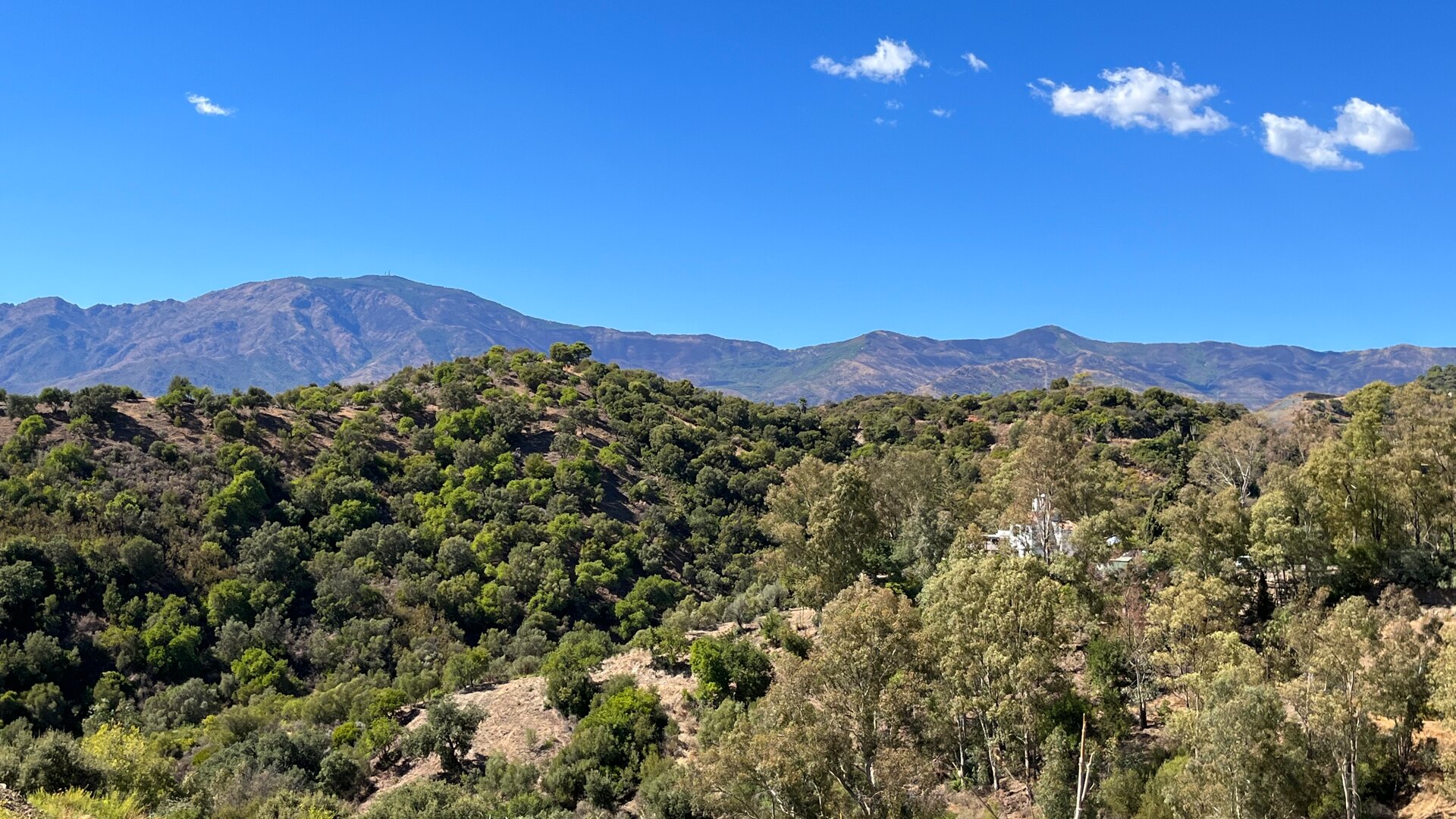 Terrain avec vue imprenable sur les montagnes