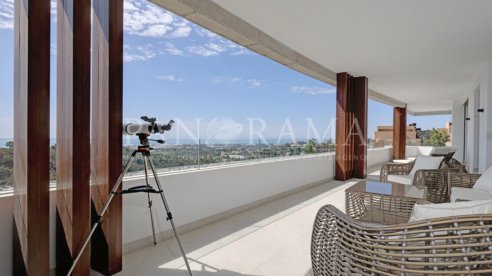 Appartement met panoramisch uitzicht op zee in Real de La Quinta, Benahavís