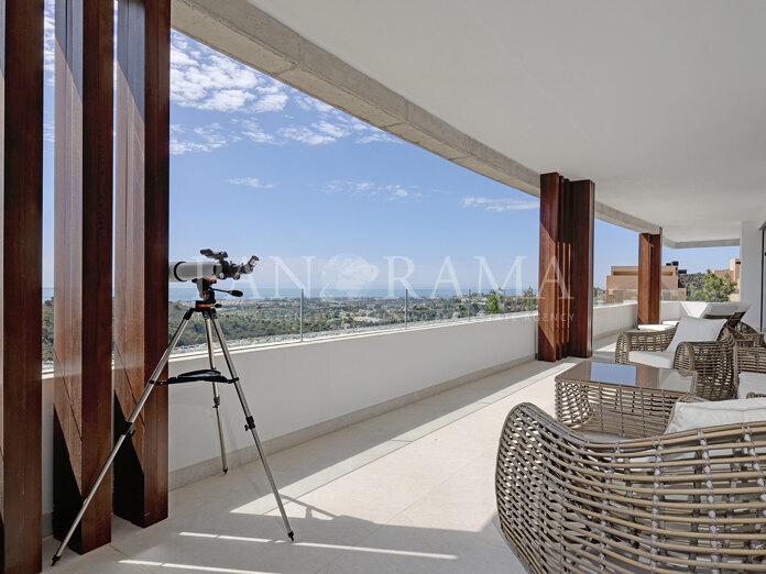 Apartment mit Panoramablick auf das Meer in Real de La Quinta, Benahavís