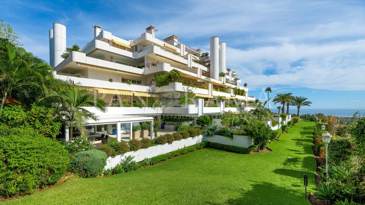 Stunning and large apartment in Terrazas de las Lomas on the Golden Mile