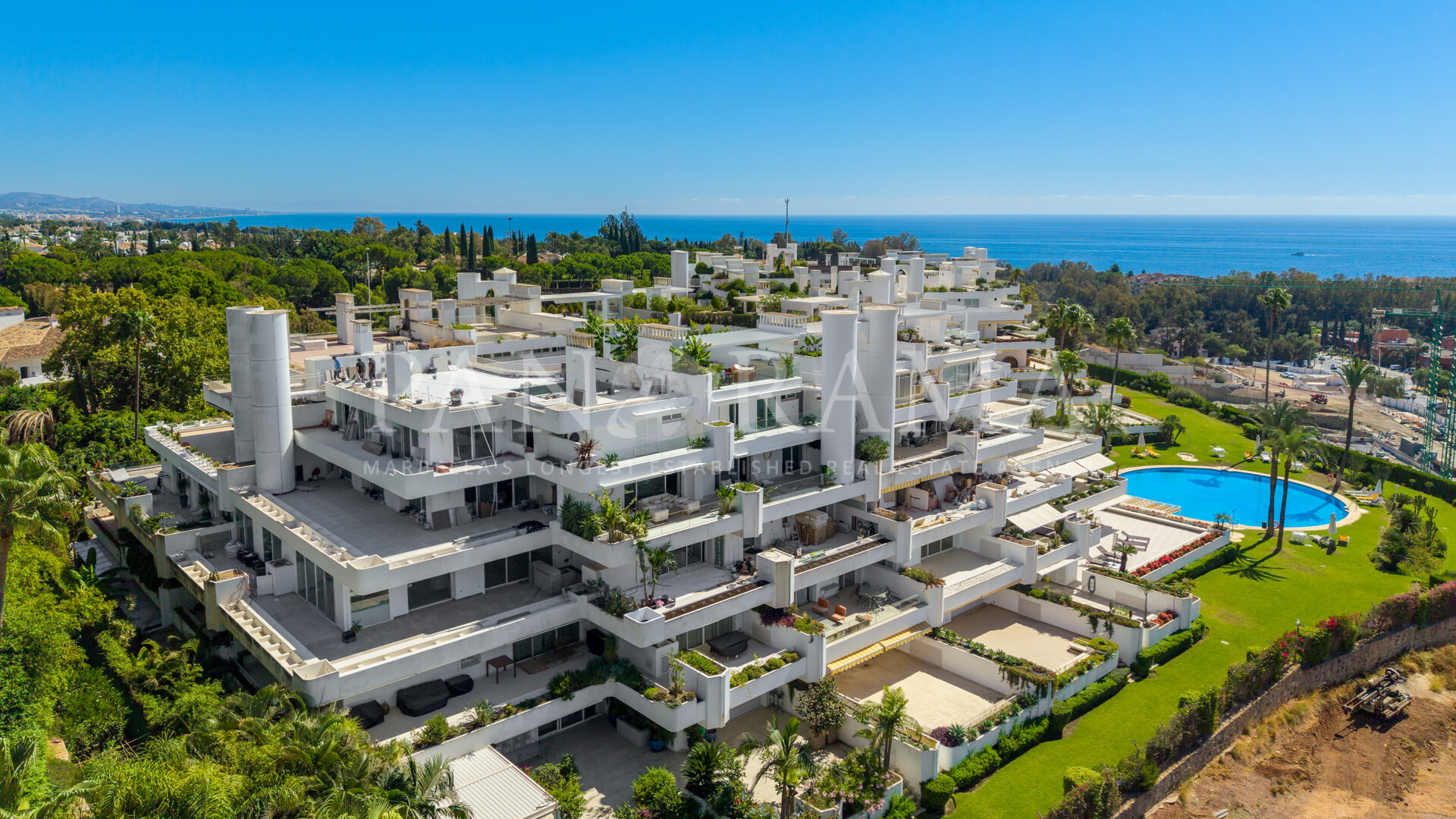 Impresionante y amplio apartamento en Terrazas de las Lomas en la Milla de Oro