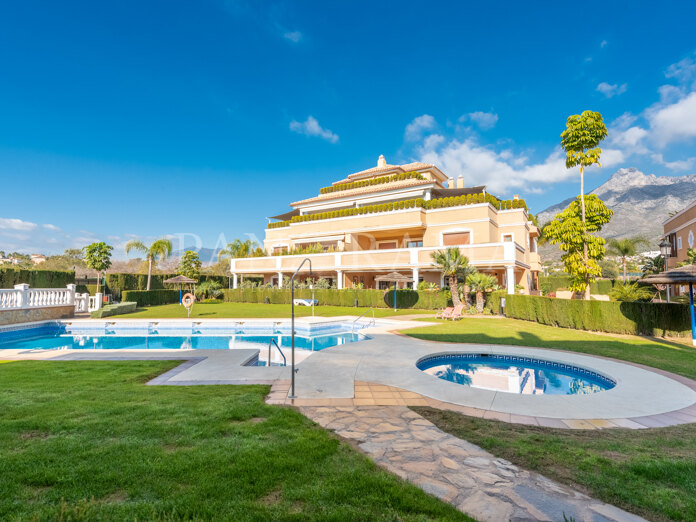 Lujoso apartamento en planta baja en La Quinta del Virrey en la Milla de Oro