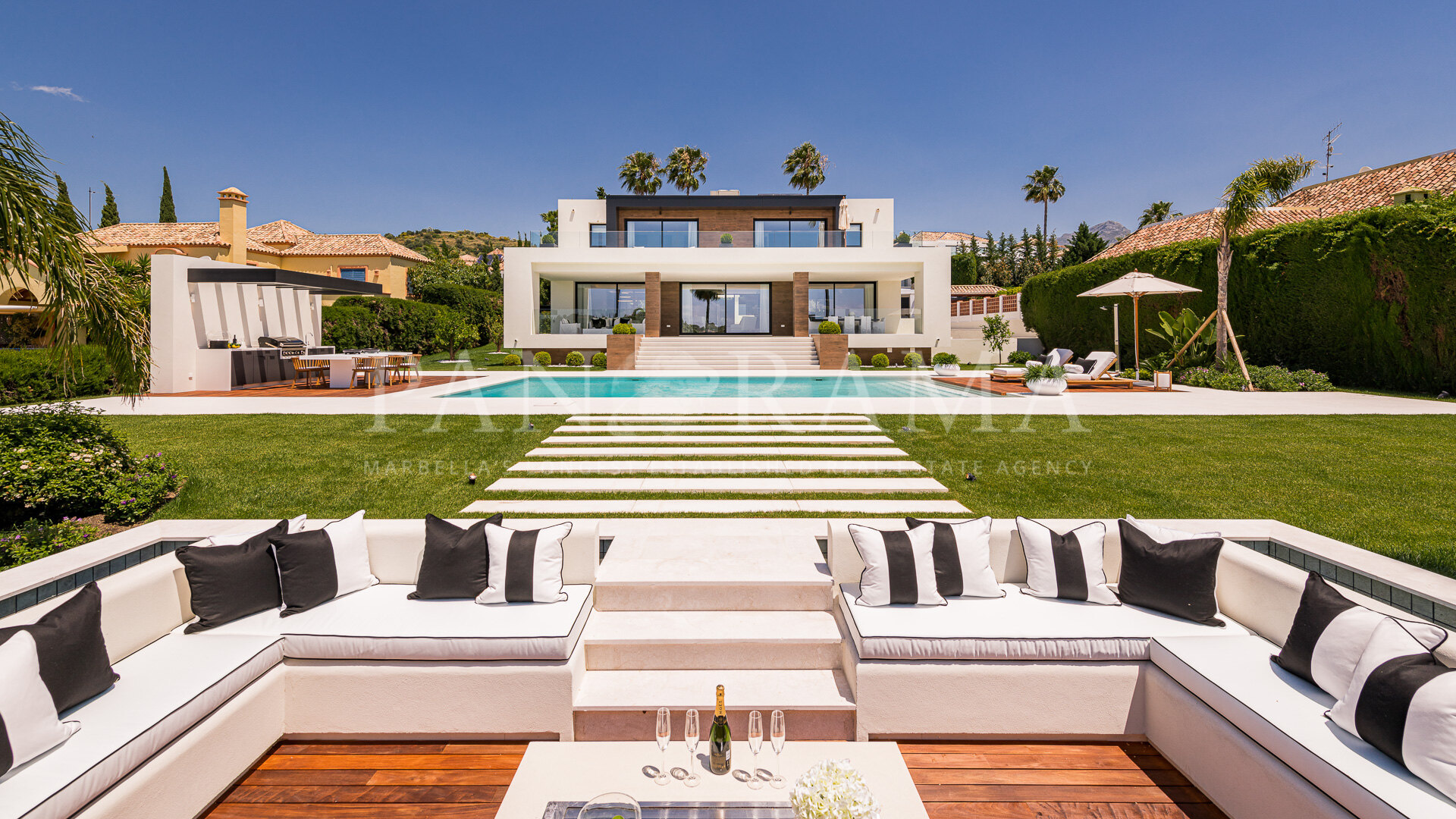 Impresionante y moderna Villa con vistas al valle del golf de Marbella