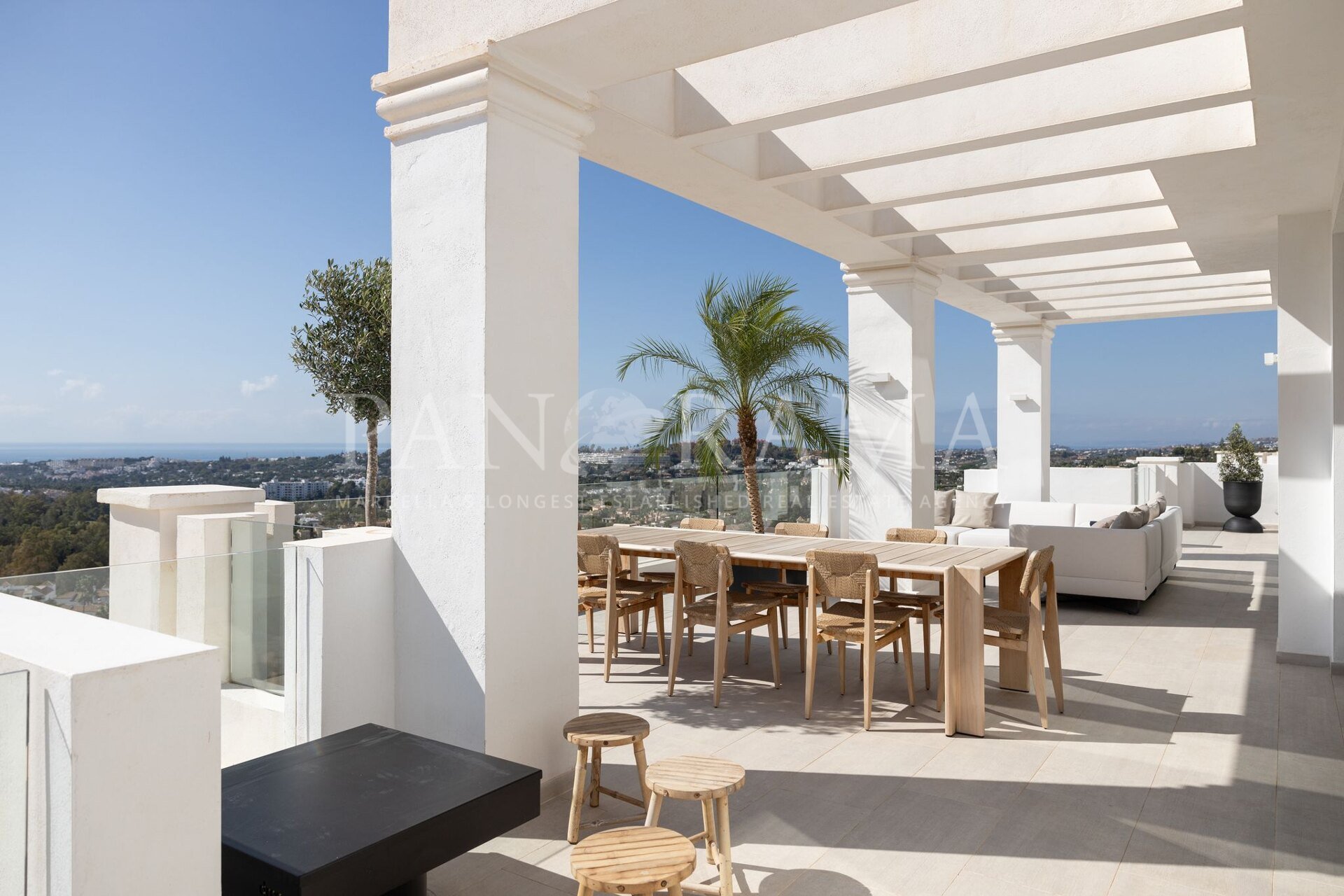 Ático dúplex con vistas panorámicas al mar, lago y la montaña