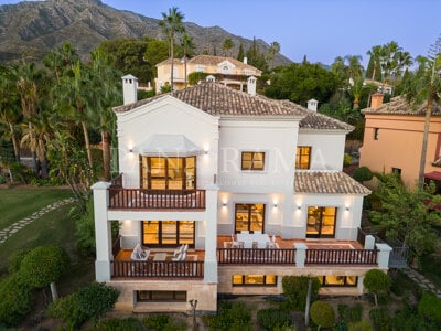 Encantadora adosada de estilo mediterráneo en la Milla de Oro de Marbella