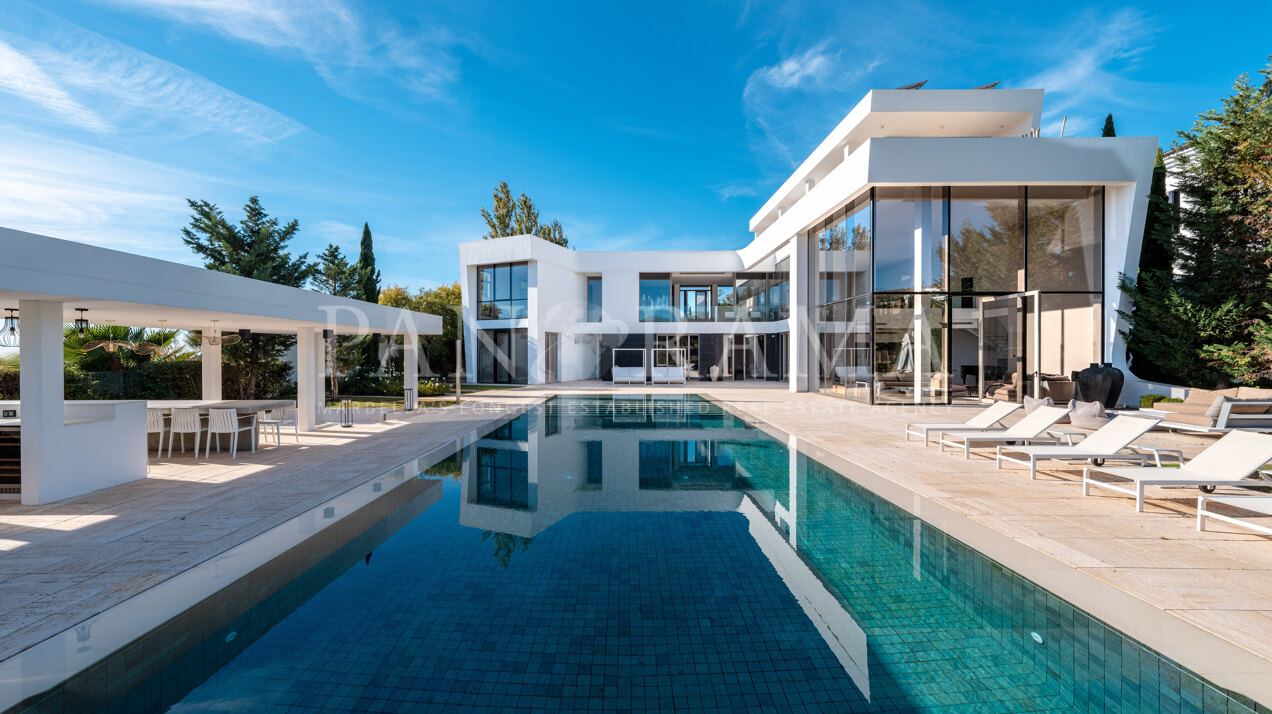 Villa de estilo contemporáneo en Los Flamingos, Benahavís