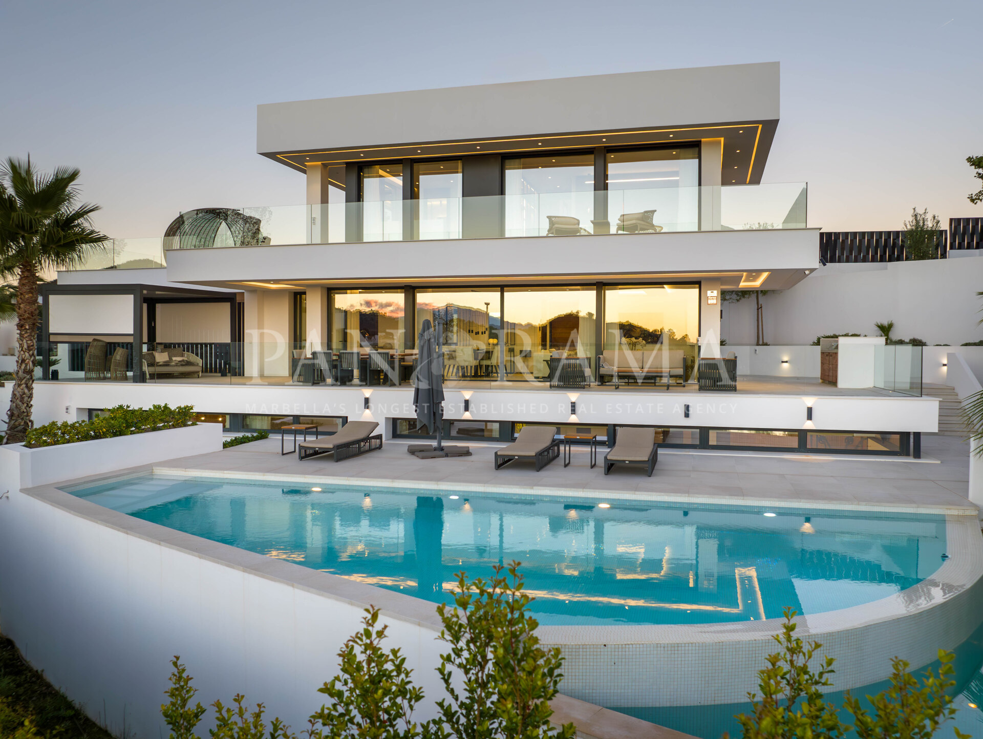 Superb modern villa in Nueva Andalucía