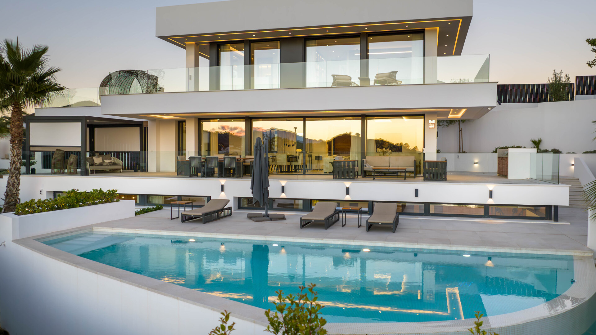 Superb modern villa in Nueva Andalucía