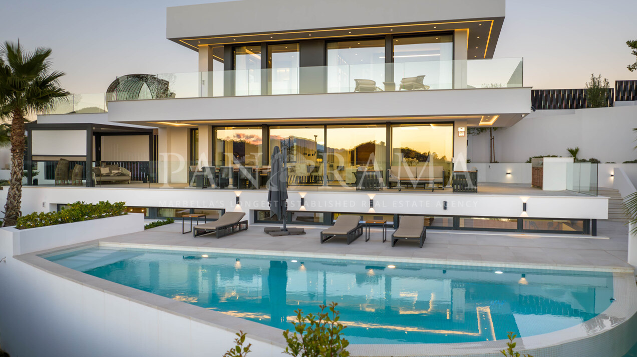 Superbe villa moderne à Nueva Andalucía