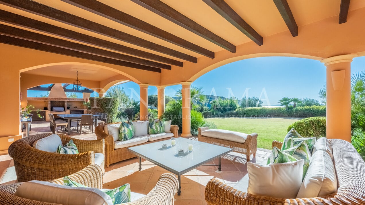 Magnificent villa located in one of the most prestigious golf developments