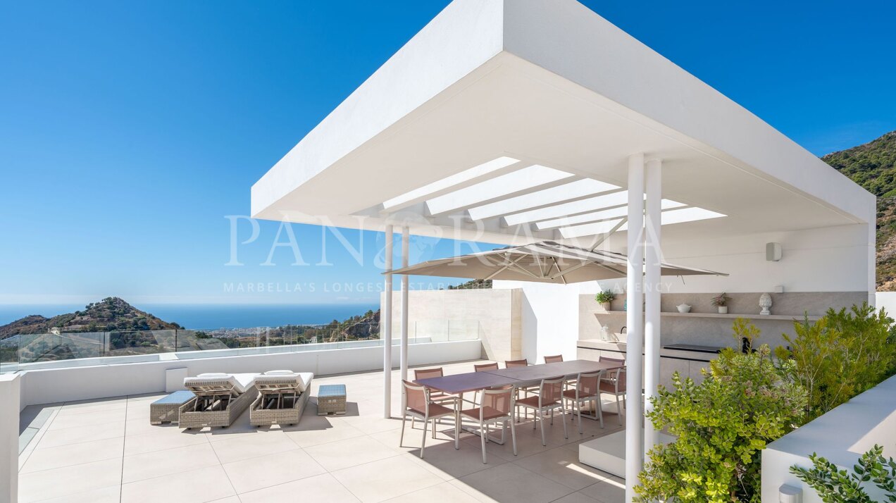 Unique penthouse triplex de luxe moderne avec une vue panoramique à couper le souffle à Palo Alto, Ojen