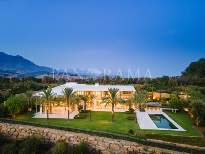 Frontline Golf Villa with breathtaking views