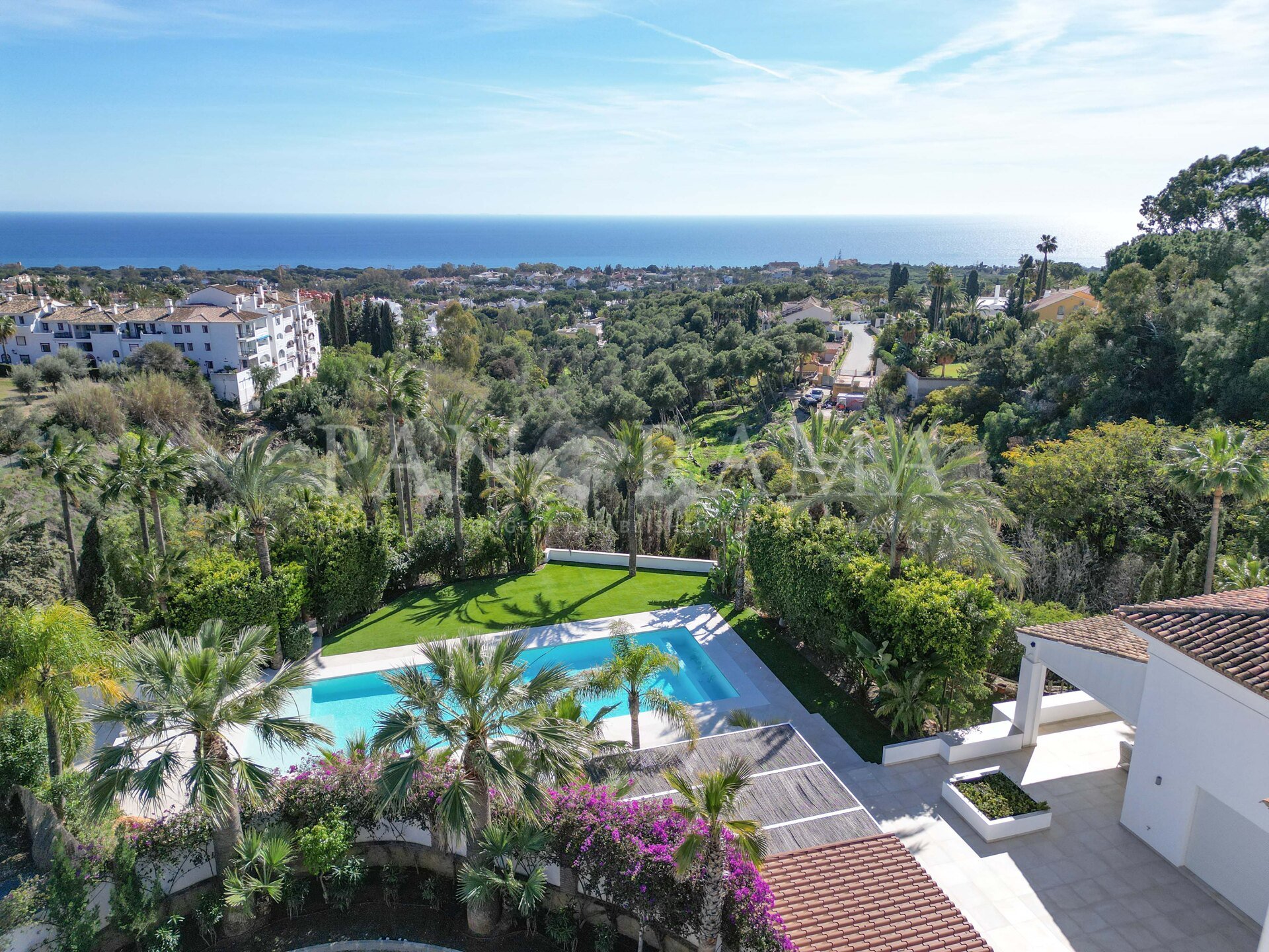 Villa te koop in Hacienda las Chapas, Marbella Oost