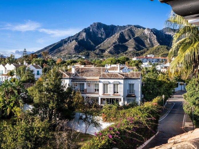 Belle villa au centre de Marbella avec vue sur la mer et les montagnes