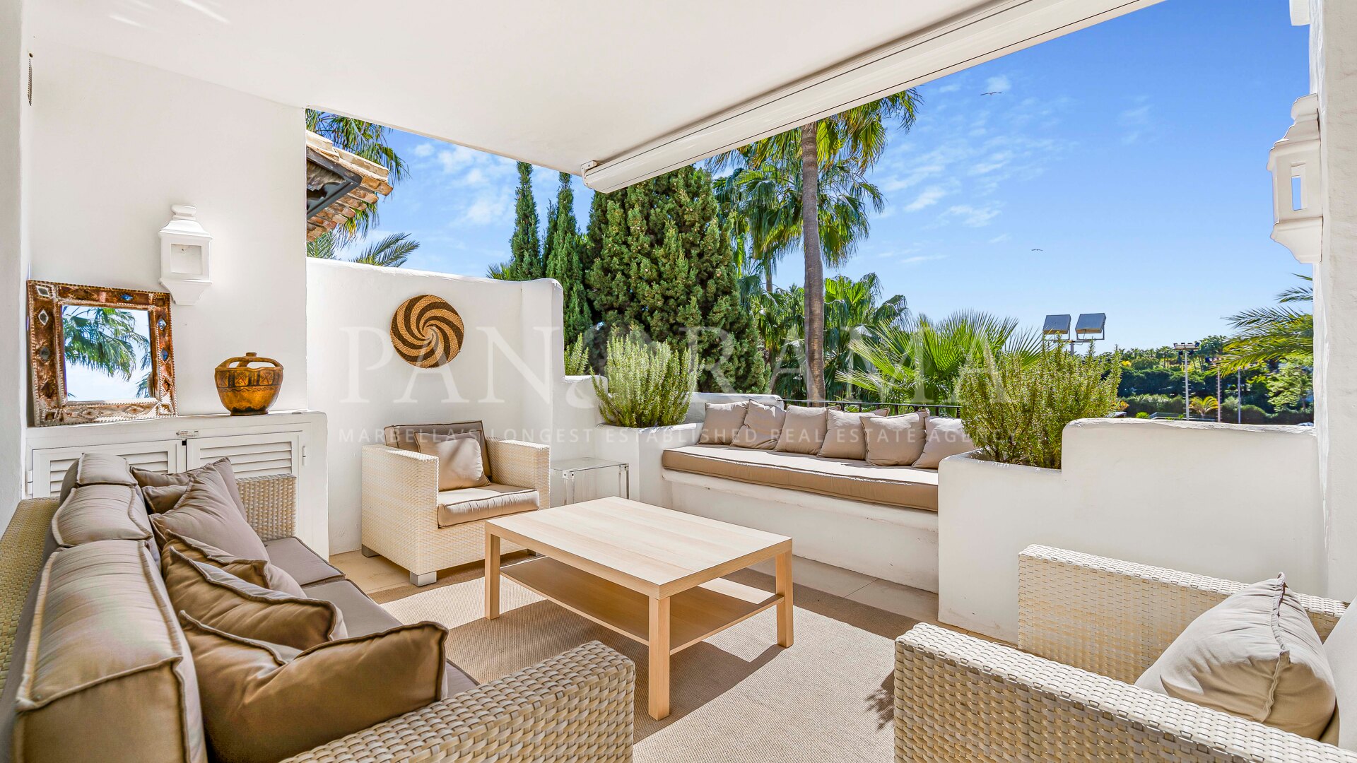 Penthouse de luxe en duplex en bord de plage à Marina Puente Romano