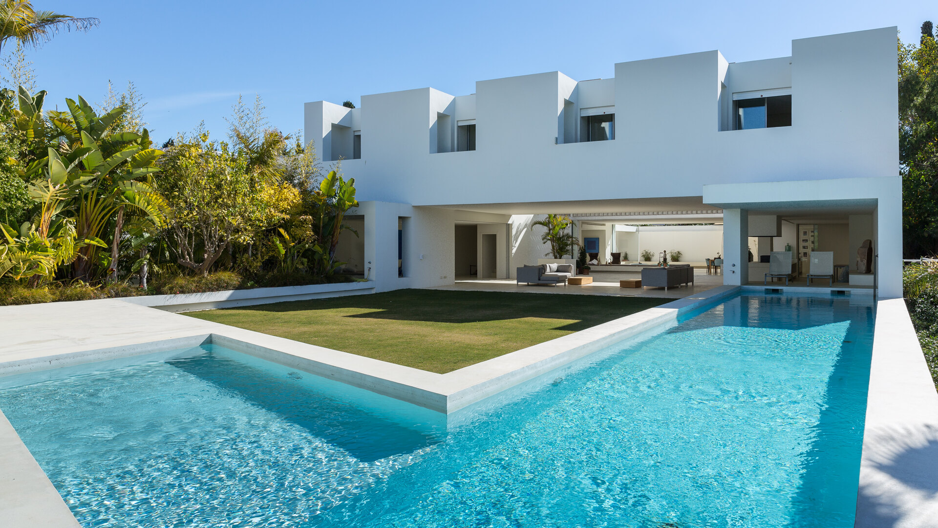 Una obra maestra arquitectónica en Guadalmina Alta