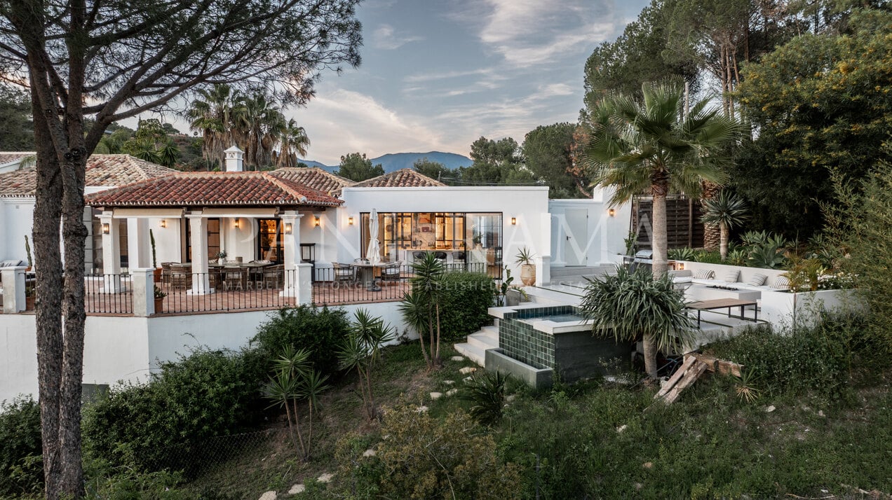 Einzigartige spanische Cortijo-Stil Villa mit atemberaubendem Blick in El Madroñal