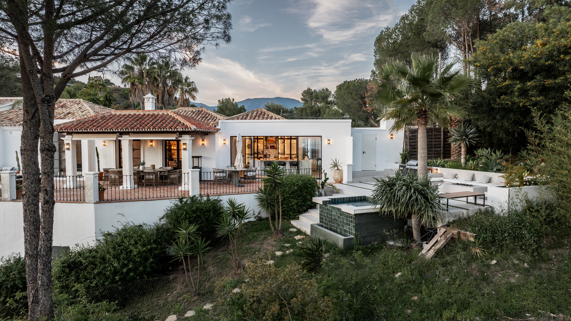 Villa unique de style cortijo espagnol avec une vue imprenable sur El Madroñal