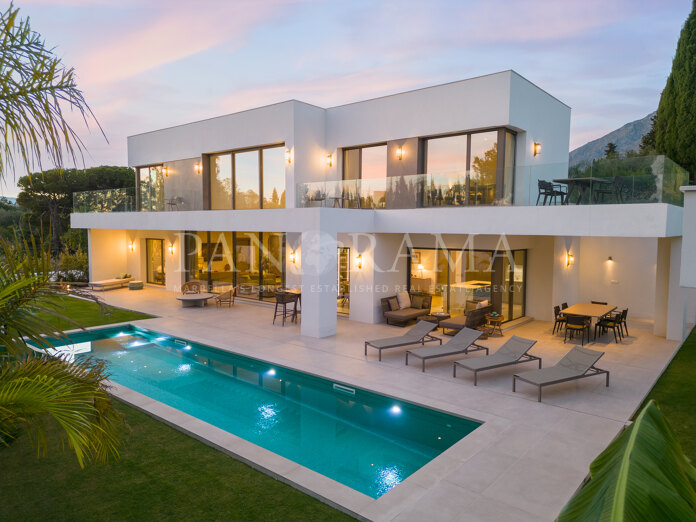 Luxueuse villa moderne avec vue sur la mer au cœur du Golden Mile de Marbella