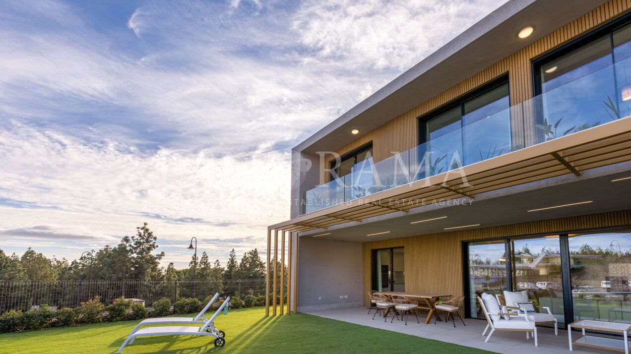 Ruime herenhuizen met uitzicht op zee in Mijas Costa