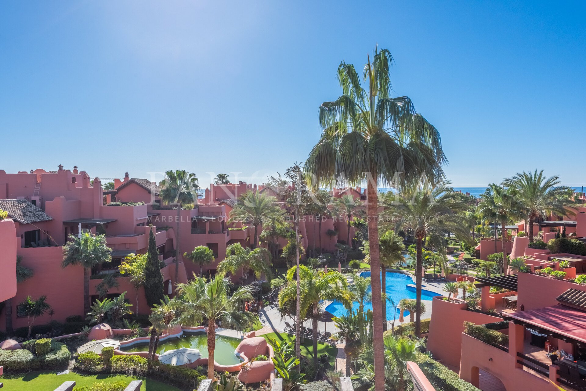 Superb penthouse mit Meerblick in der luxuriösen Strandlage von Torre Bermeja