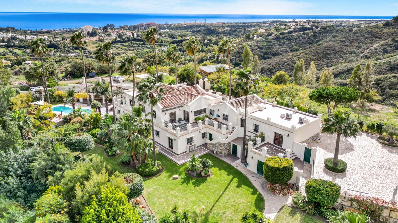 Elegante villa en el El Padrón en una ubicación única y tranquila en Estepona