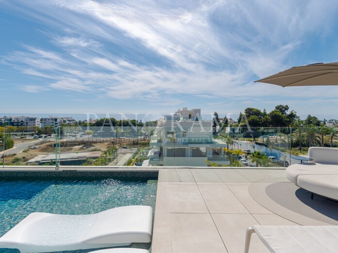 Extraordinary triplex penthouse just steps from the beach on Marbella's Golden Mile