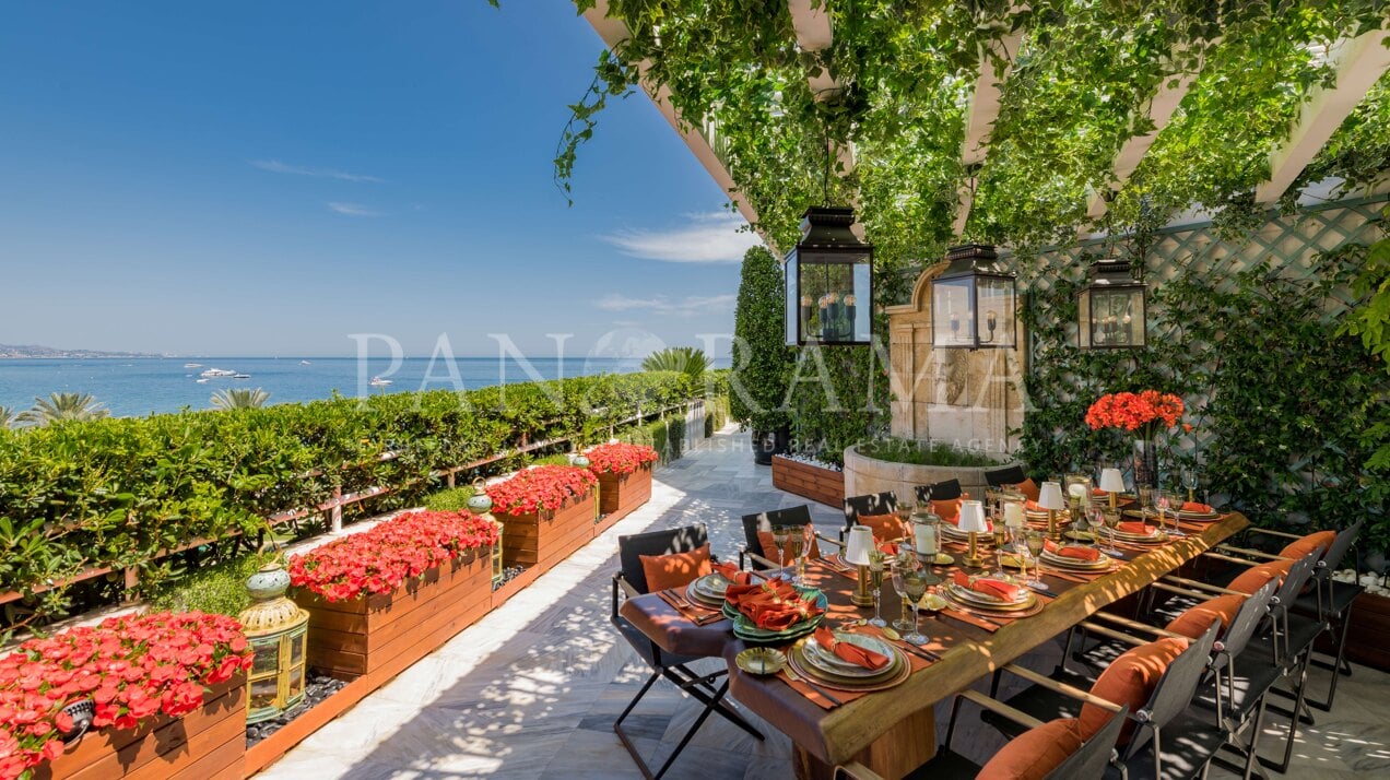 Modern duplex penthouse aan het strand en op loopafstand van Puente Romano en Puerto Banús