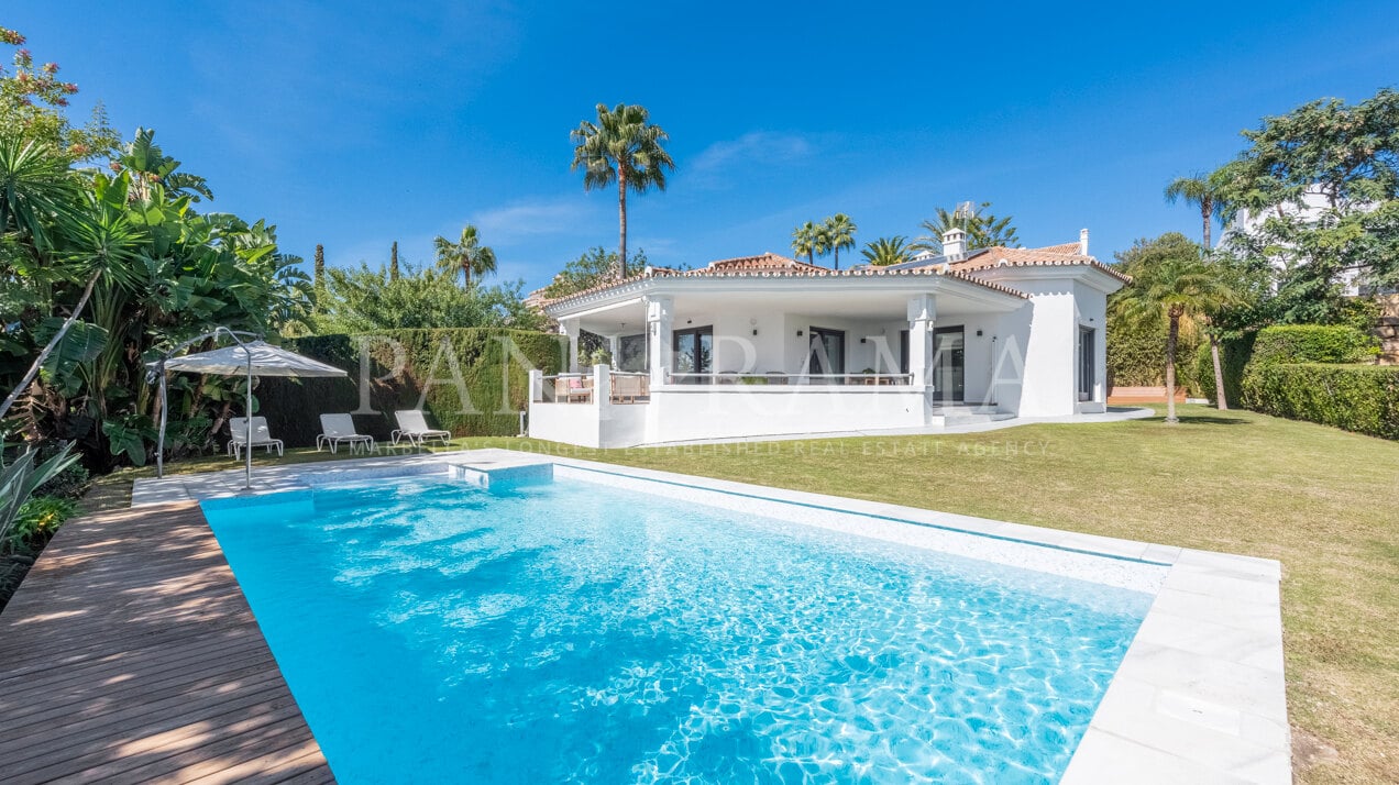 Villa en primera línea de golf en una tranquila calle sin salida